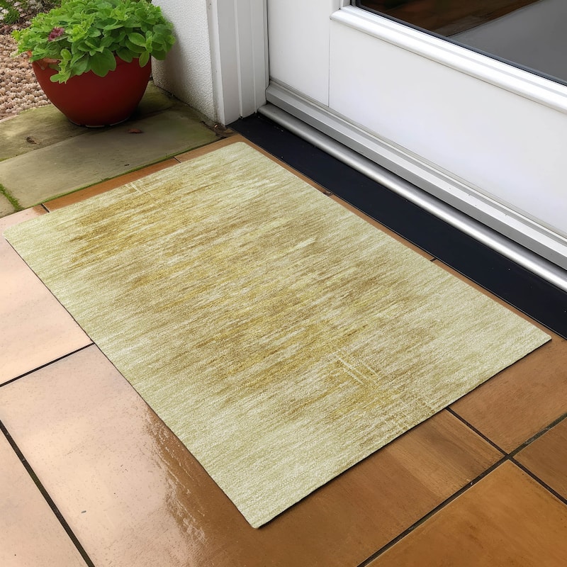 Machine Washable Indoor/ Outdoor Chantille Solid Ombre Rug - Gold - 1'8" x 2'6"