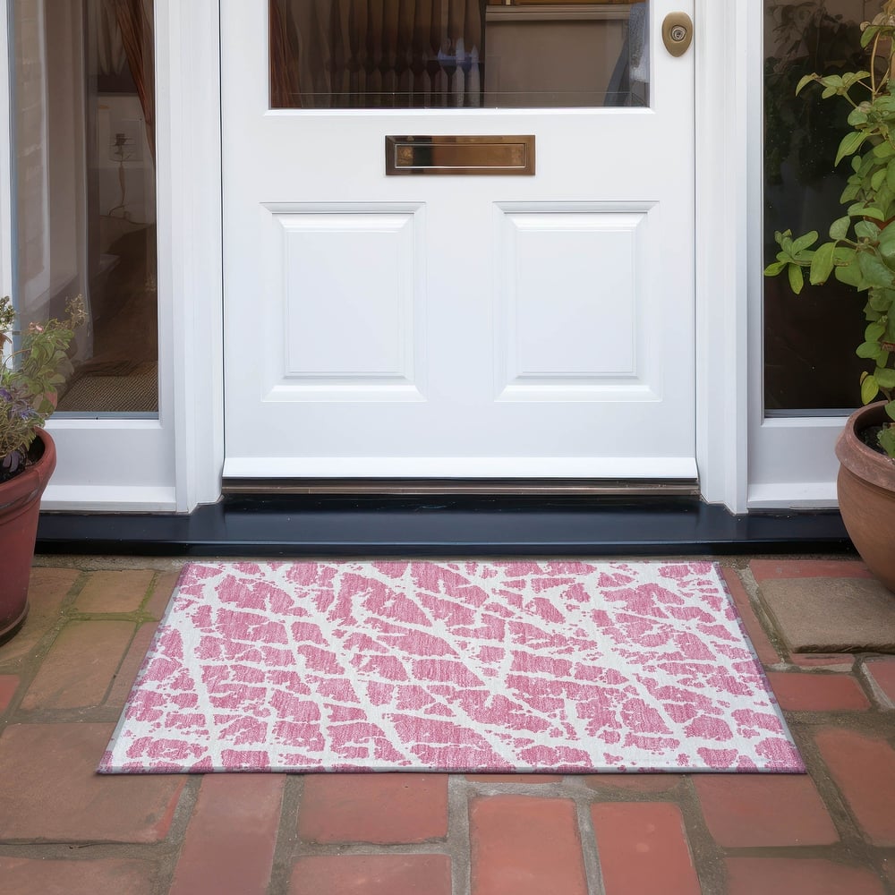 Machine Washable Indoor/ Outdoor Transitional Pink Crackle Chantille Rug