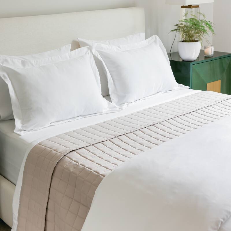 Jennifer Adams Lux Ultra-Soft Lightweight California Square Quilt