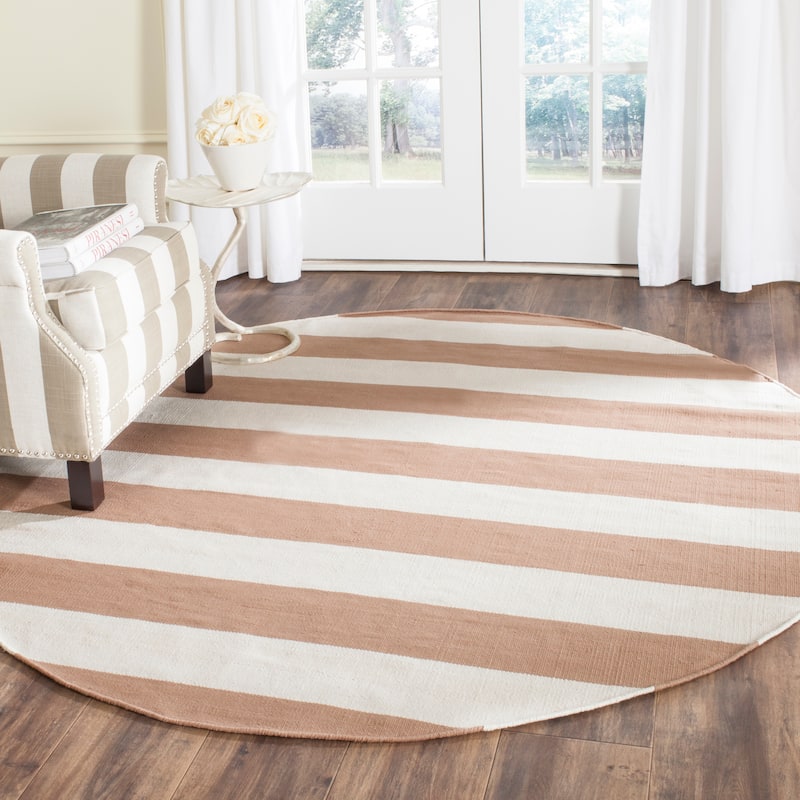 SAFAVIEH Handmade Montauk Geltrude Stripe Cotton Flatweave Rug - 6' Round - Sand/Ivory