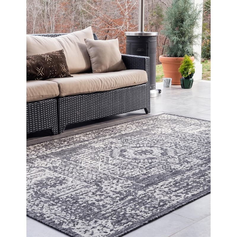 Outdoor Nirie Collection Area Rug