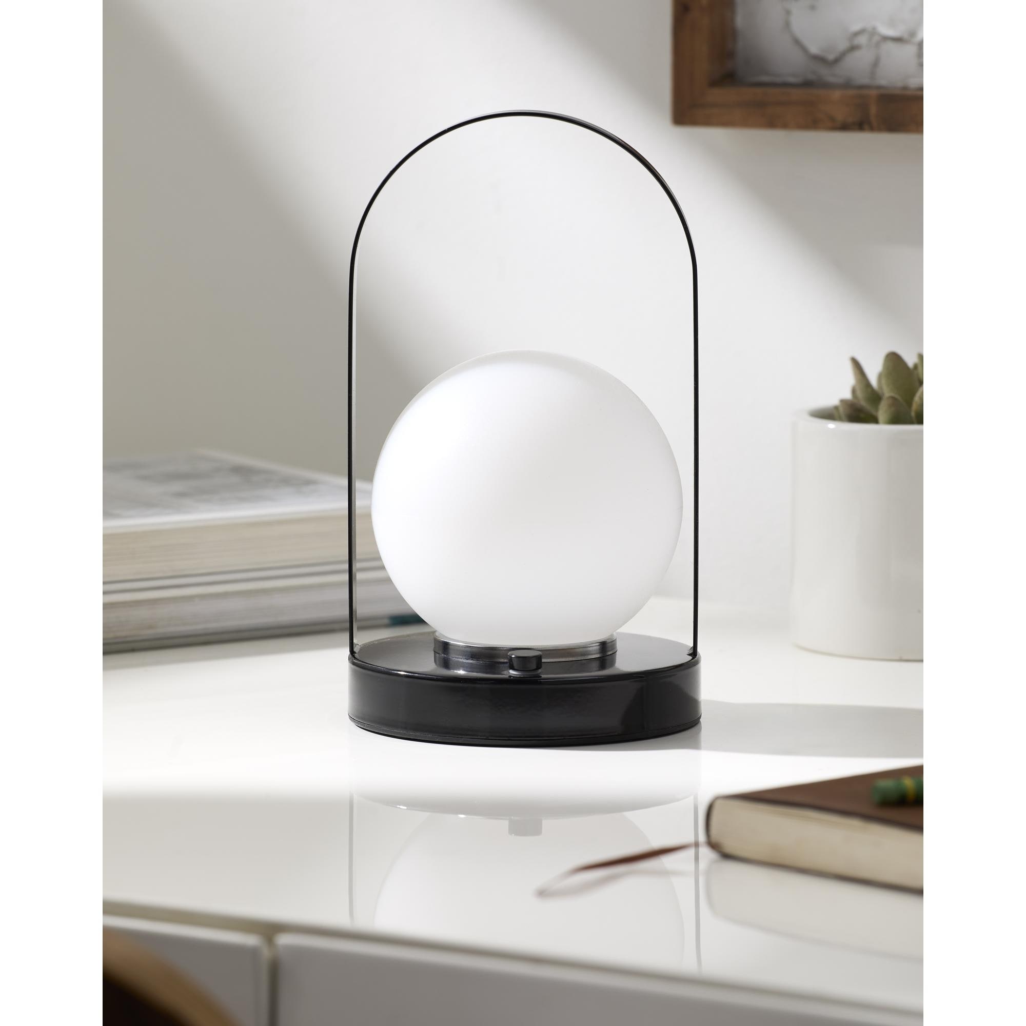 Livabliss Furnas Traditional Accent Table Lamp