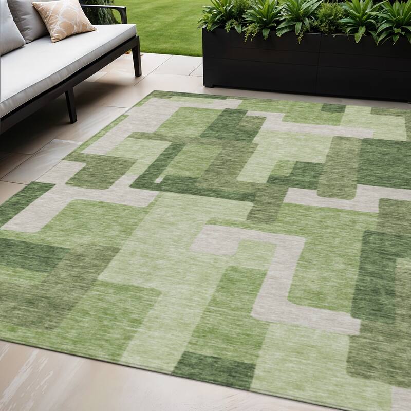 HomeRoots Abstract Transitional Rectangle Outdoor Rug - 5' X 8'