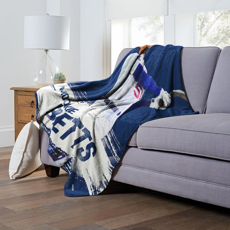 MLB Player Los Angeles Dodgers Mookie Betts Silk Touch Throw