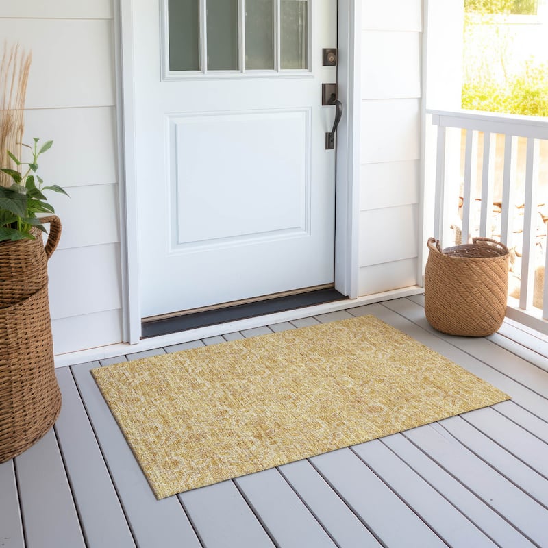 Machine Washable Indoor/ Outdoor Chantille Floral Farmhouse Rug - Gold - 1'8" x 2'6"