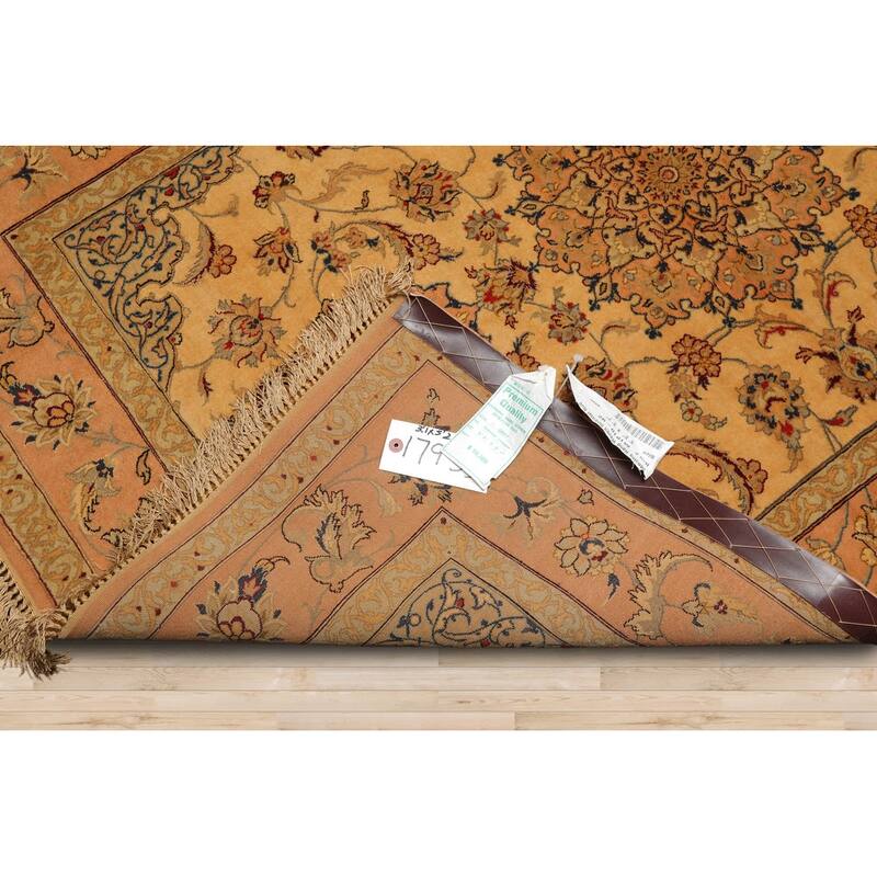 Hand Knotted Gold,Peach 100% Wool Traditional Oriental Area Rug - 3' 1'' x 5' 2''