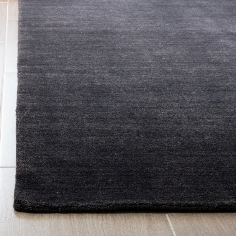SAFAVIEH Handmade Himalaya Jessika Modern Wool Rug