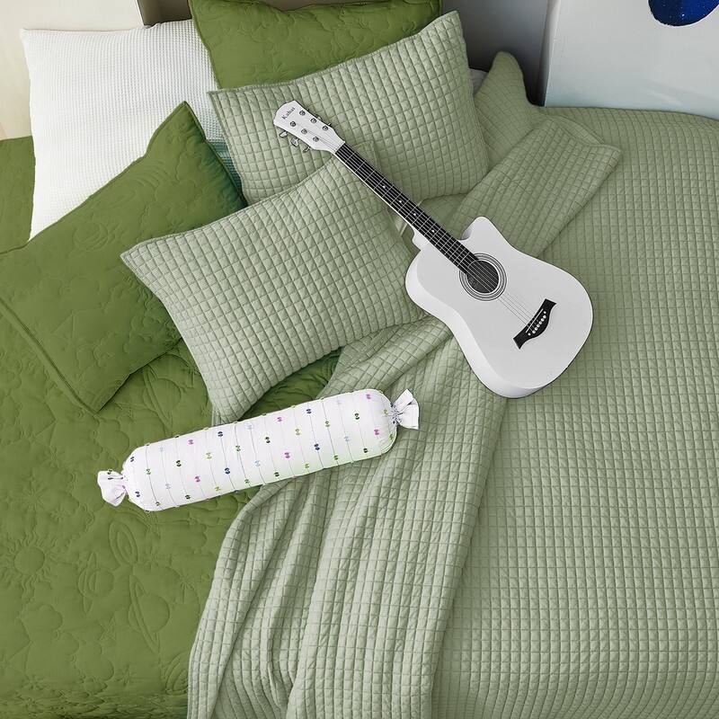 Wonderful Waffle Quilt Set 3 Piece Solid Bedding Set for Kids