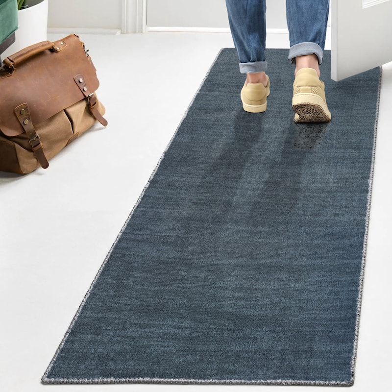 JONATHAN Y Fawning Classic Solid Low-Pile Machine-Washable Terra Area Rug