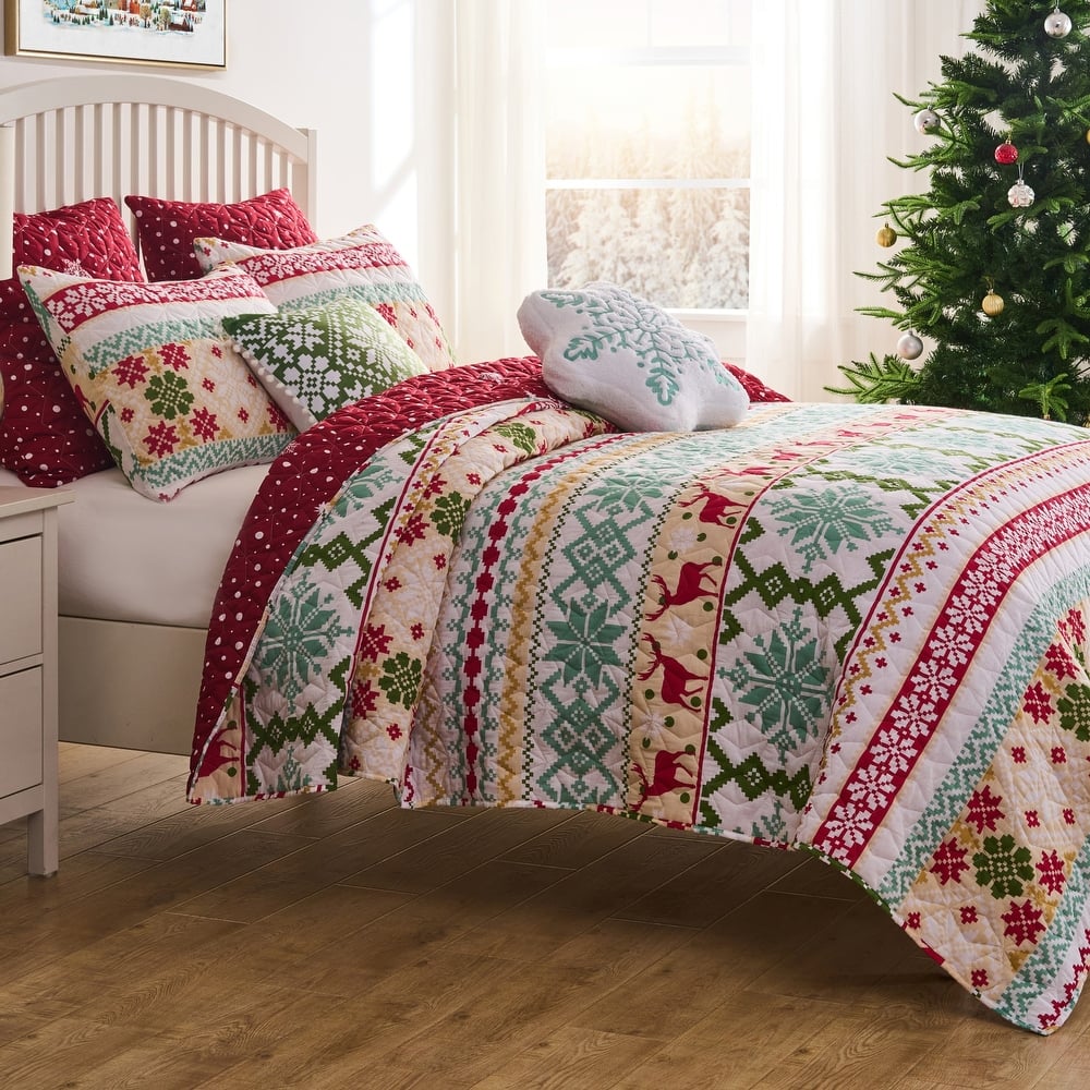 Fair Isle Reversible Quilt and Pillow Sham Set