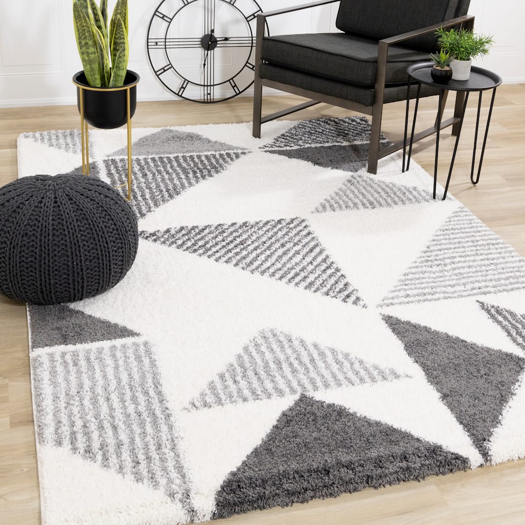 Fairmont Collection - White/Gray Striped Triangles Rug