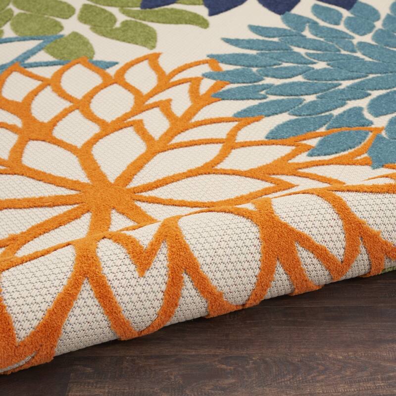 HomeRoots Contemporary Round Outdoor Rug - 10' Round