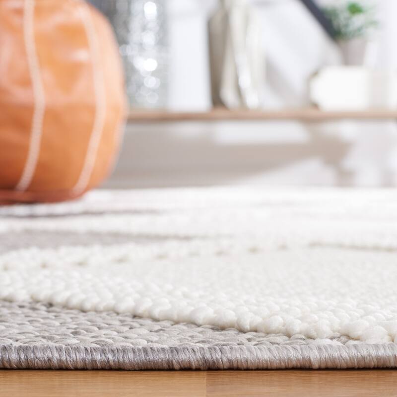 SAFAVIEH Lotus Lavona Rustic Trellis Rug - 5'3" x 7'6"