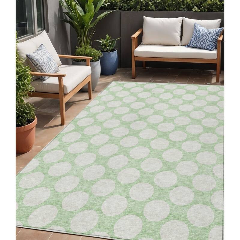 HomeRoots Polka Dot Transitional Rectangle Outdoor Rug - 5' X 8'