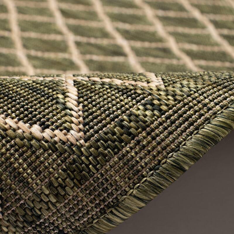 Liora Manne Carmel Diamonds Indoor/Outdoor Area Rug