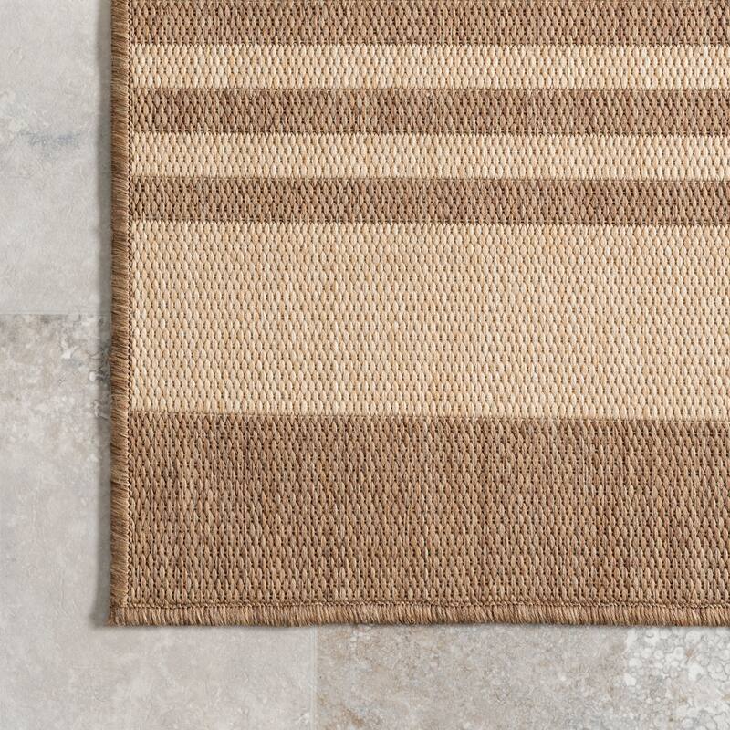 Nuloom Kristen Striped Indoor/Outdoor Area Rug