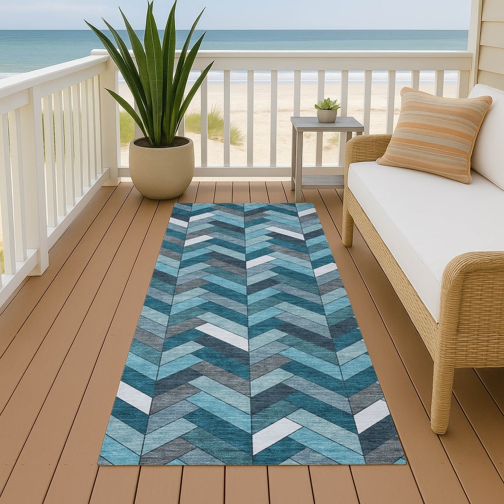 Machine Washable Indoor/ Outdoor Modern Chevron Chantille Rug