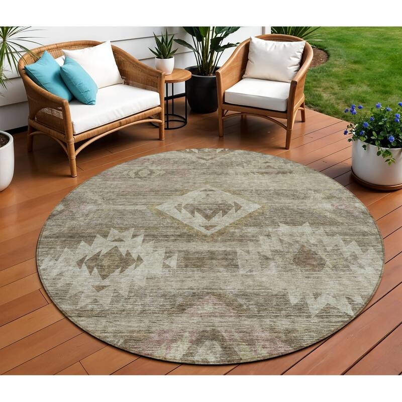 HomeRoots Southwestern Transitional Rectangle Outdoor Rug - 8' Round