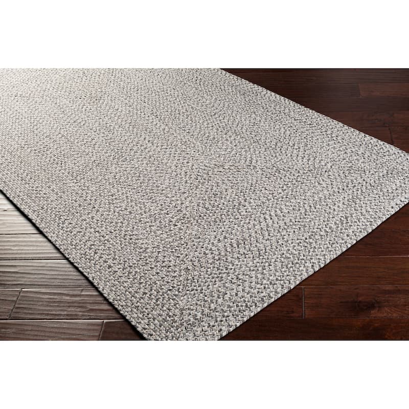 Livabliss Sharrah Indoor/ Outdoor Solid Braided Area Rug