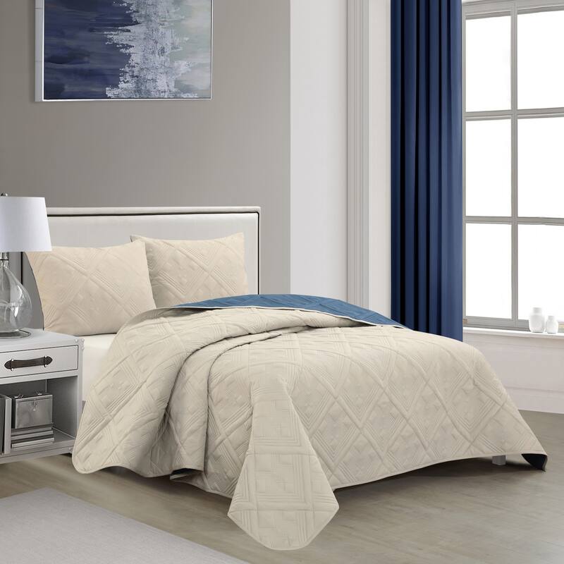 Nanshing Logan 3 Piece Reversible Geometric Quilt Set