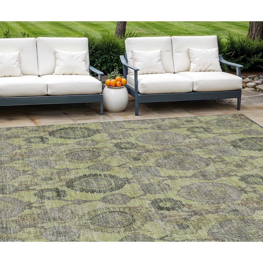 HomeRoots Damask Transitional Rectangle Outdoor Rug
