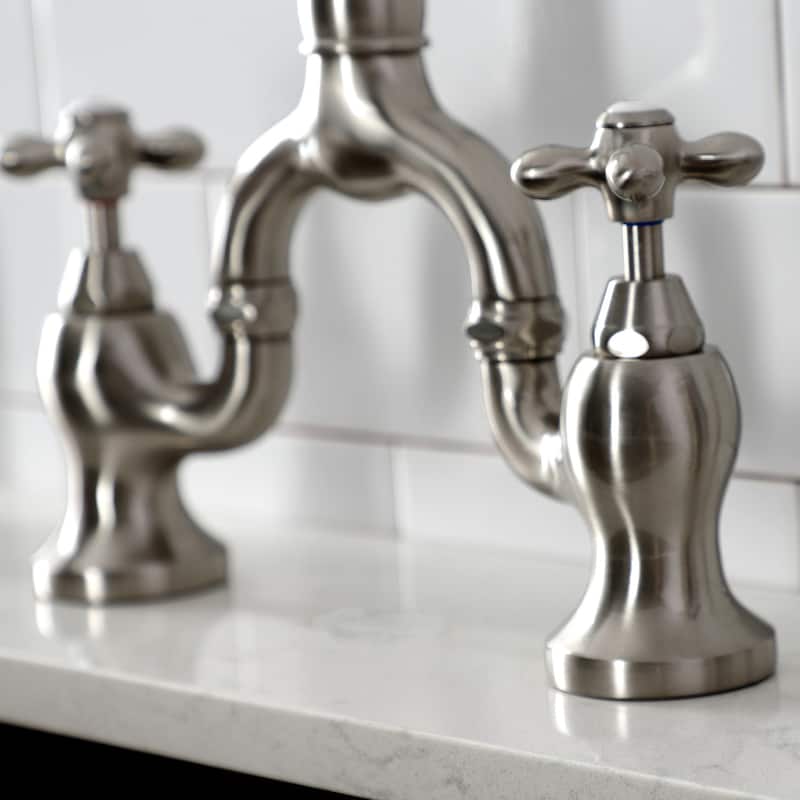 English Country Bridge Kitchen Faucets with Brass Sprayer