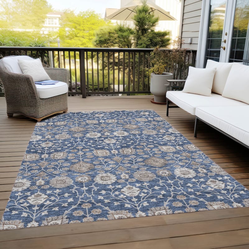 Machine Washable Indoor/ Outdoor Traditional Casual Chantille Rug