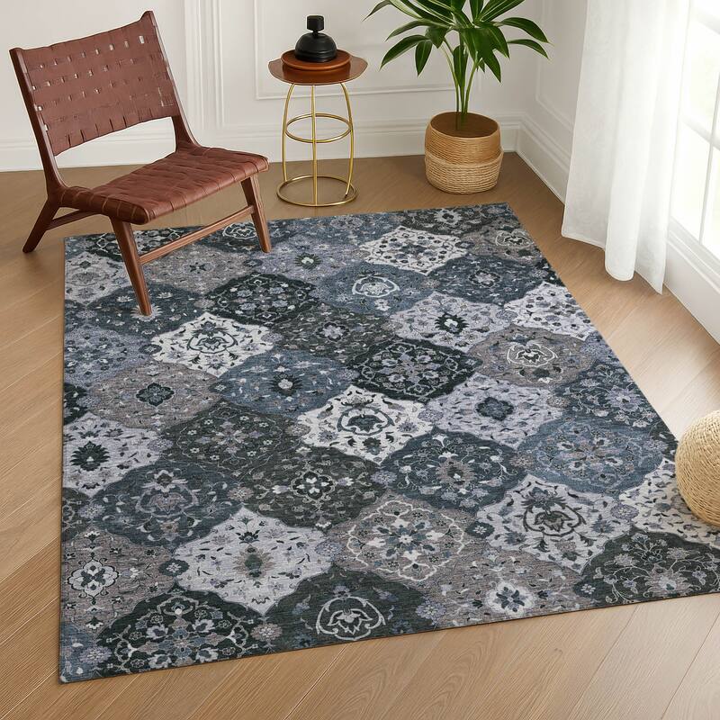 Machine Washable Indoor/ Outdoor Traditional Panel Chantille Rug