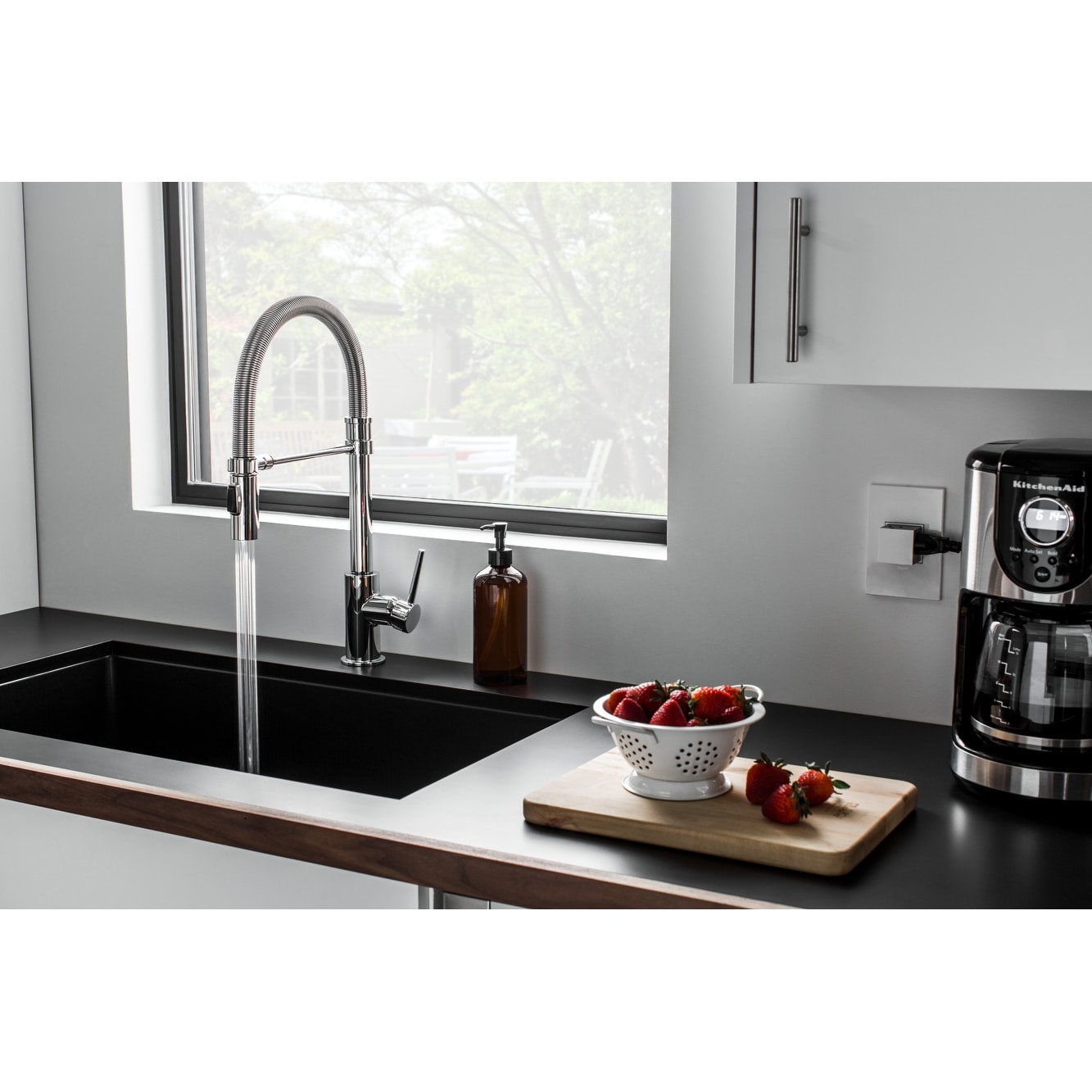 Shop Delta 9659 Dst Trinsic Pro Pre Rinse Pull Down Kitchen Faucet