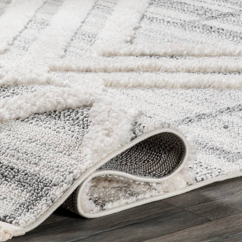 Nuloom Dae Geometric High/Low Tasseled Area Rug