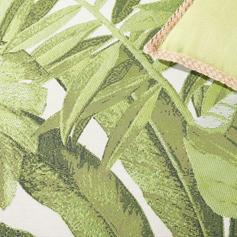 SAFAVIEH Barbados Floricica Tropical Indoor/Outdoor Waterproof Rug