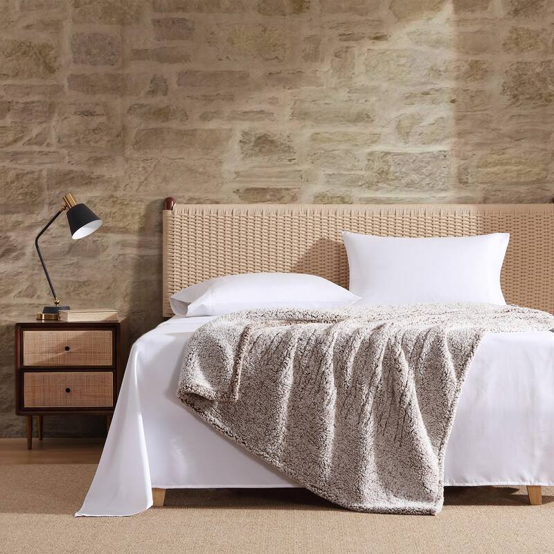 Eddie Bauer Solid Plush Heated Throw Blanket - Lookout Mountain Brown