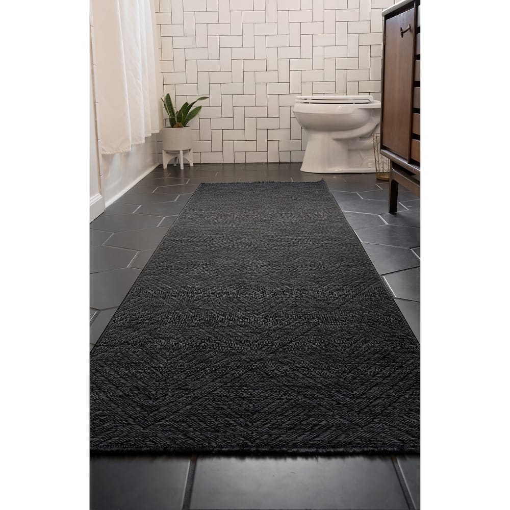 Alameda Solid Color Chevron Machine Washable Indoor Area Rug