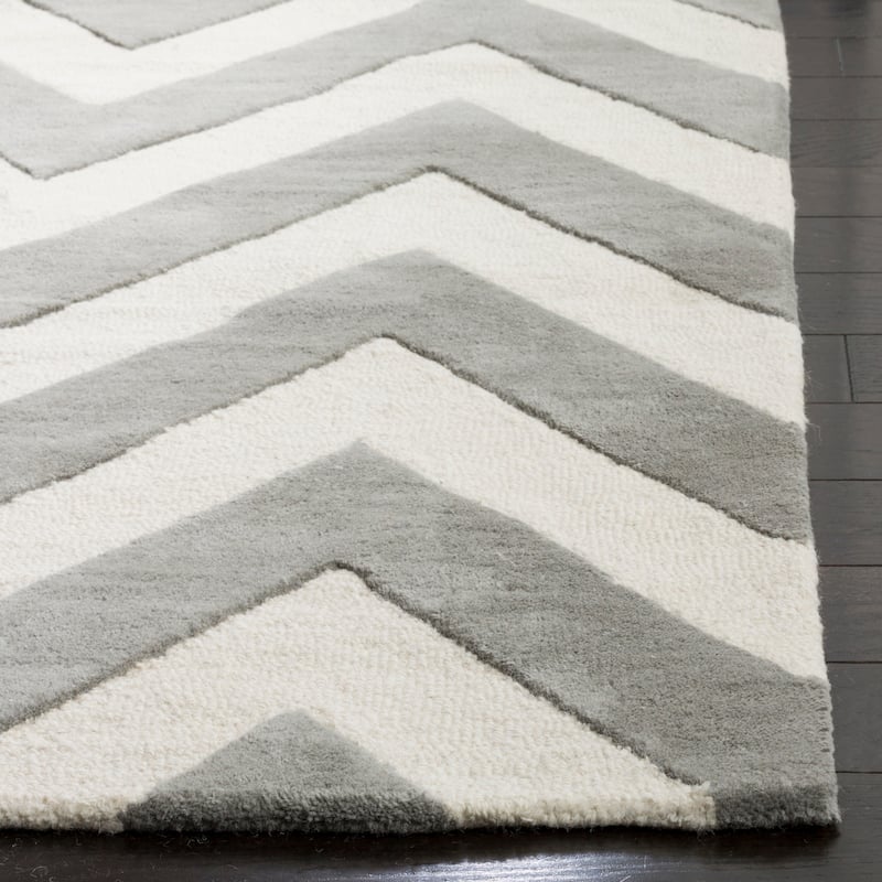 SAFAVIEH Handmade Kids Soltana Wool Rug - Grey/Ivory - 5' x 7'