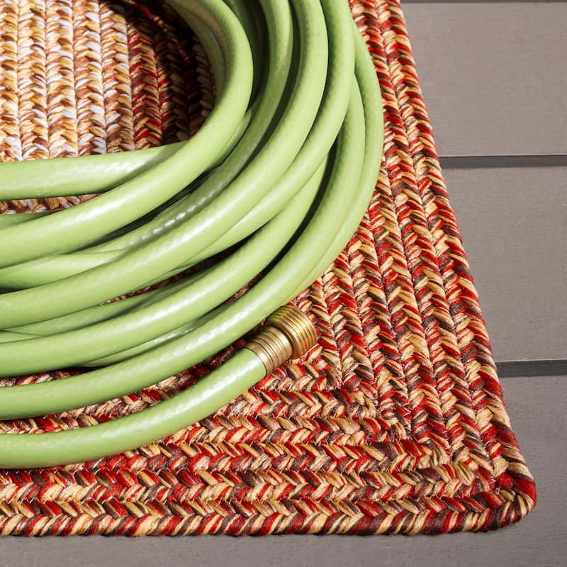 SAFAVIEH Handmade Braided Ecenur Indoor/Outdoor Machine Washable Rug