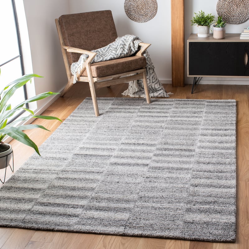 SAFAVIEH Handmade Abstract Hisano Modern Wool Rug - 6' x 9' - Grey