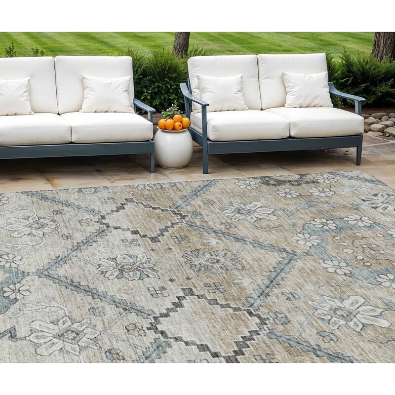 HomeRoots Floral Transitional Rectangle Outdoor Rug - 10' X 14'