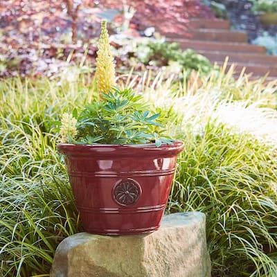 Southern Patio Modesto Handcrafted Composite Planter