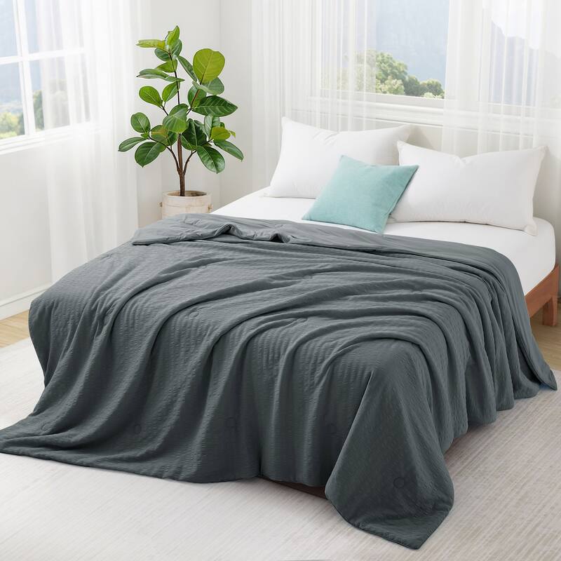 Lightweight Cooling Reversible Bed Blanket, Breathable Seersucker Comforter for Hot Sleepers