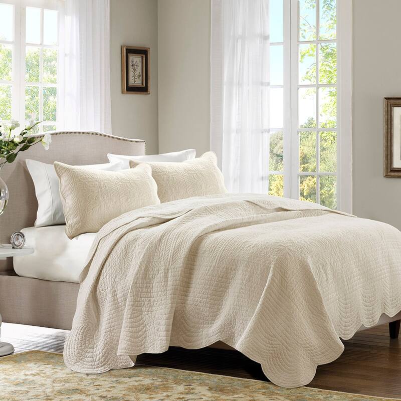 3 Piece Reversible Scalloped Edge Quilt Set Cream King/Cal King