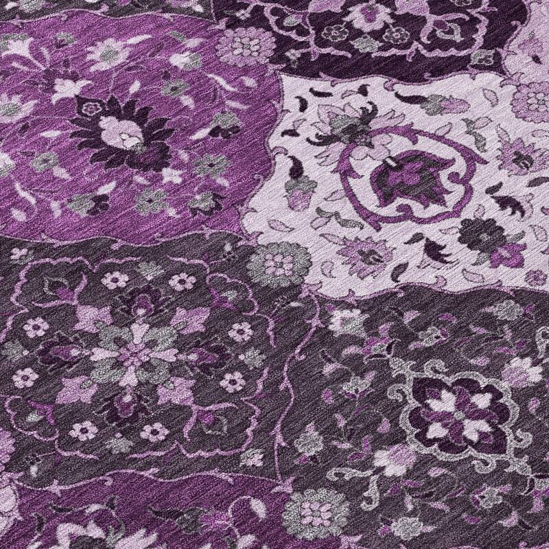 Machine Washable Indoor/ Outdoor Traditional Panel Chantille Rug
