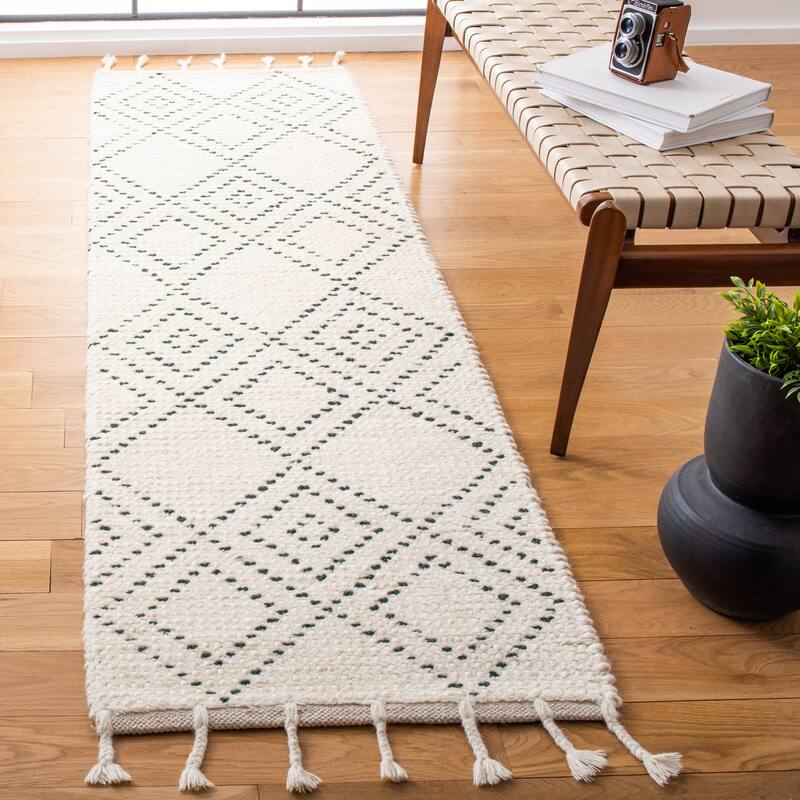 SAFAVIEH Handmade Casablanca Violante Moroccan Wool Tassel Rug - 2'3" x 8' Runner - Ivory/Green