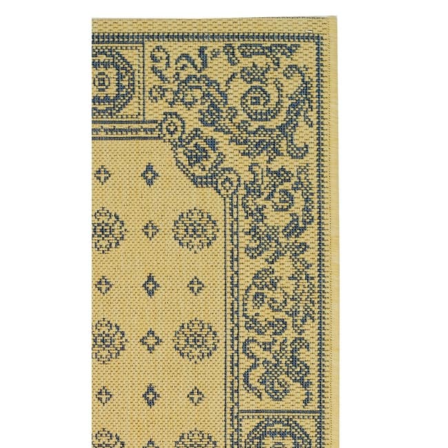 SAFAVIEH Courtyard Beverley Indoor/ Outdoor Waterproof Patio Backyard Rug