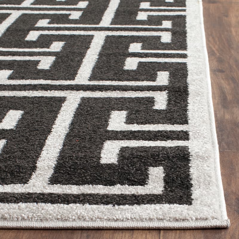 SAFAVIEH Amherst Rola Modern Rug