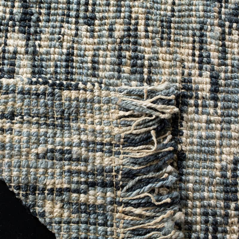SAFAVIEH Handmade Natural Fiber Gracelyn Jute Fringe Rug