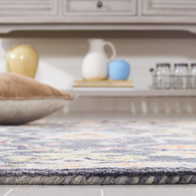 SAFAVIEH Handmade Blossom Duska French Country Floral Wool Rug
