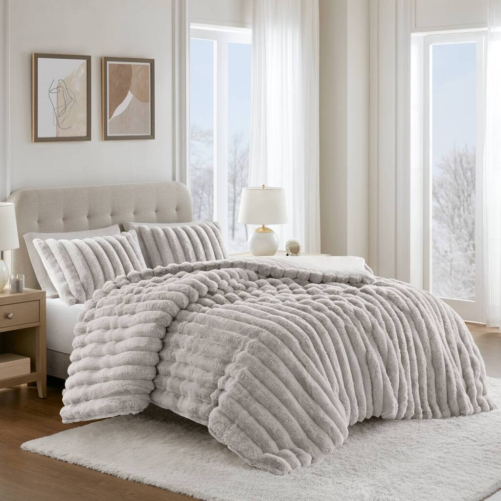 3 Pieces Full/Queen Ultrasoft Faux Fur Ribbed Comforter Set