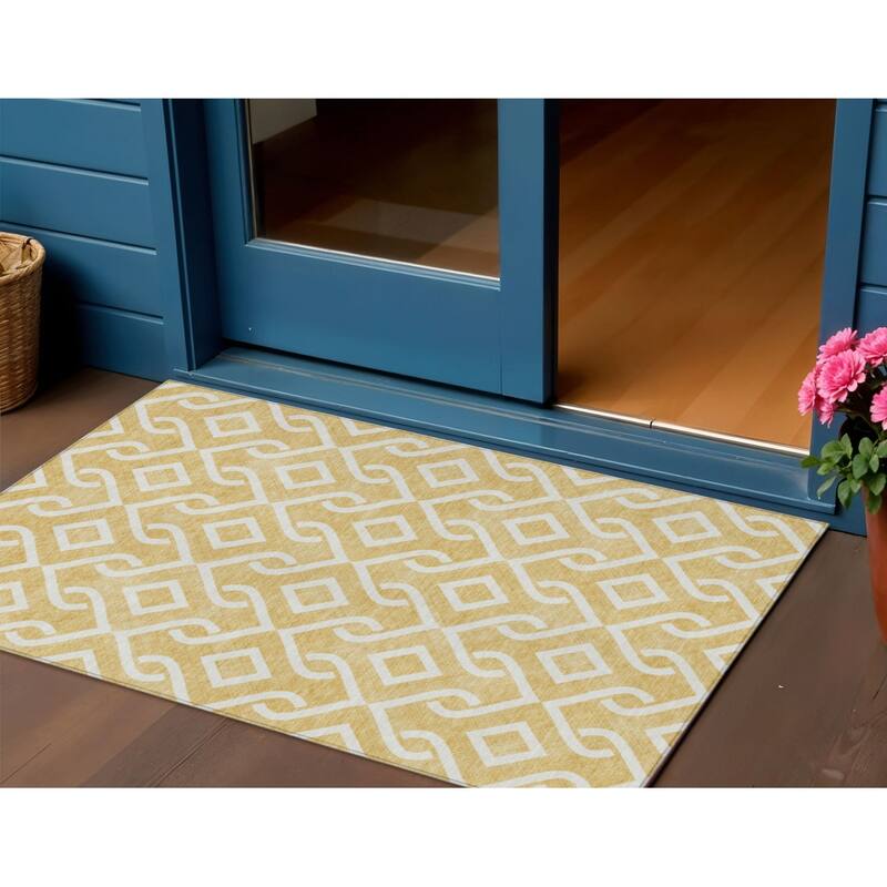 HomeRoots Geometric Transitional Rectangle Outdoor Rug - 3' x 5'