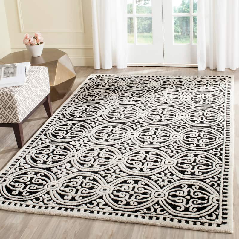 SAFAVIEH Handmade Cambridge Myrtis Moroccan Wool Rug - 5' x 8' - Black/Ivory