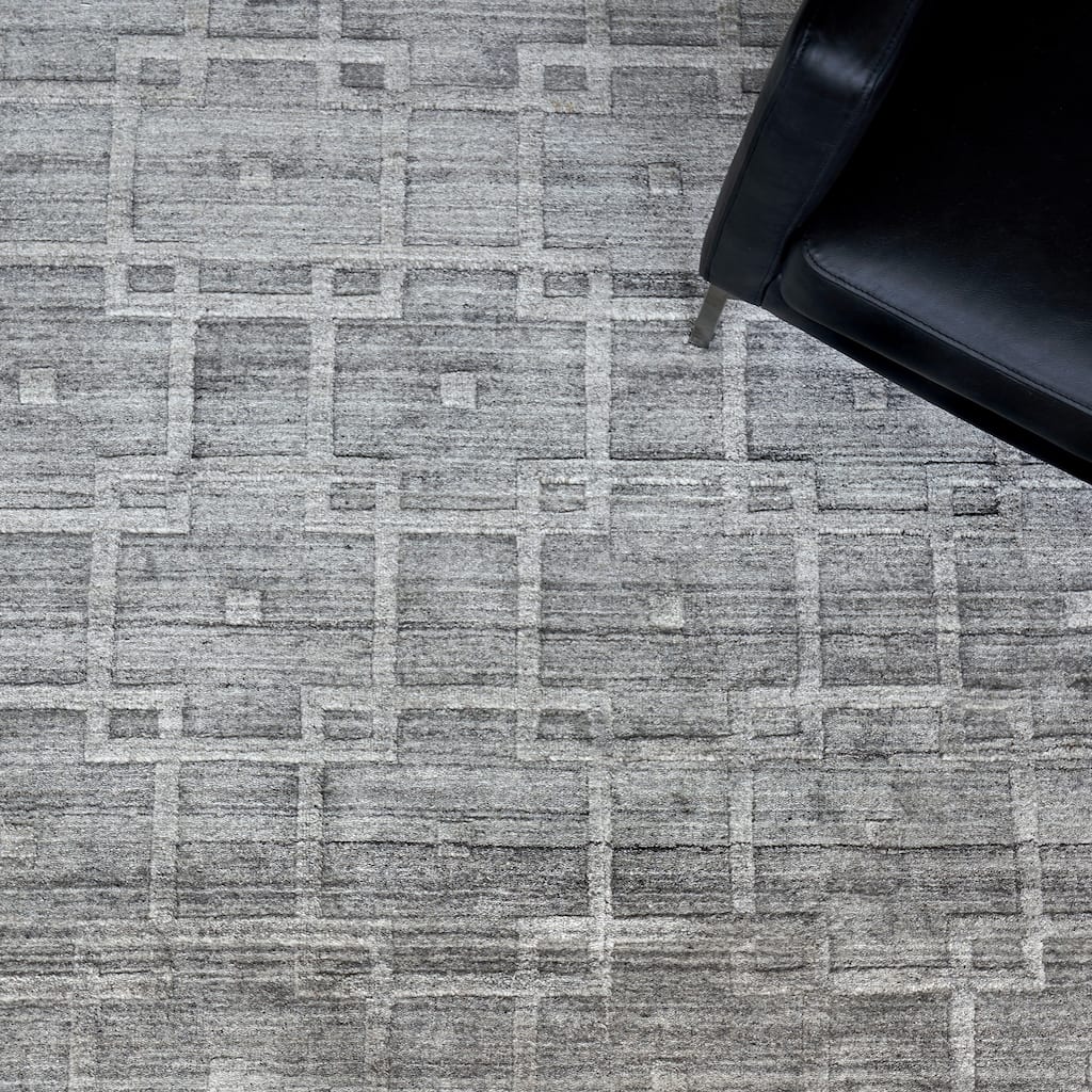 EXQUISITE RUGS Castelli Hand-loomed Bamboo Silk/Wool Grey Area Rug.